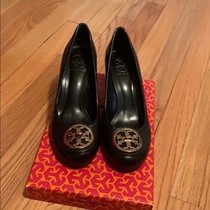 tory burch pump